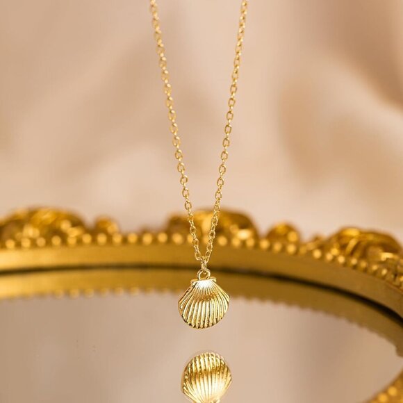 🆕 Women Gold Sun Moon Shell Summer Necklace Trendy Dainty Charm Simple Jewelry - Picture 5 of 8